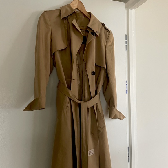 Jackets & Blazers - Etienne Aigner trench coat